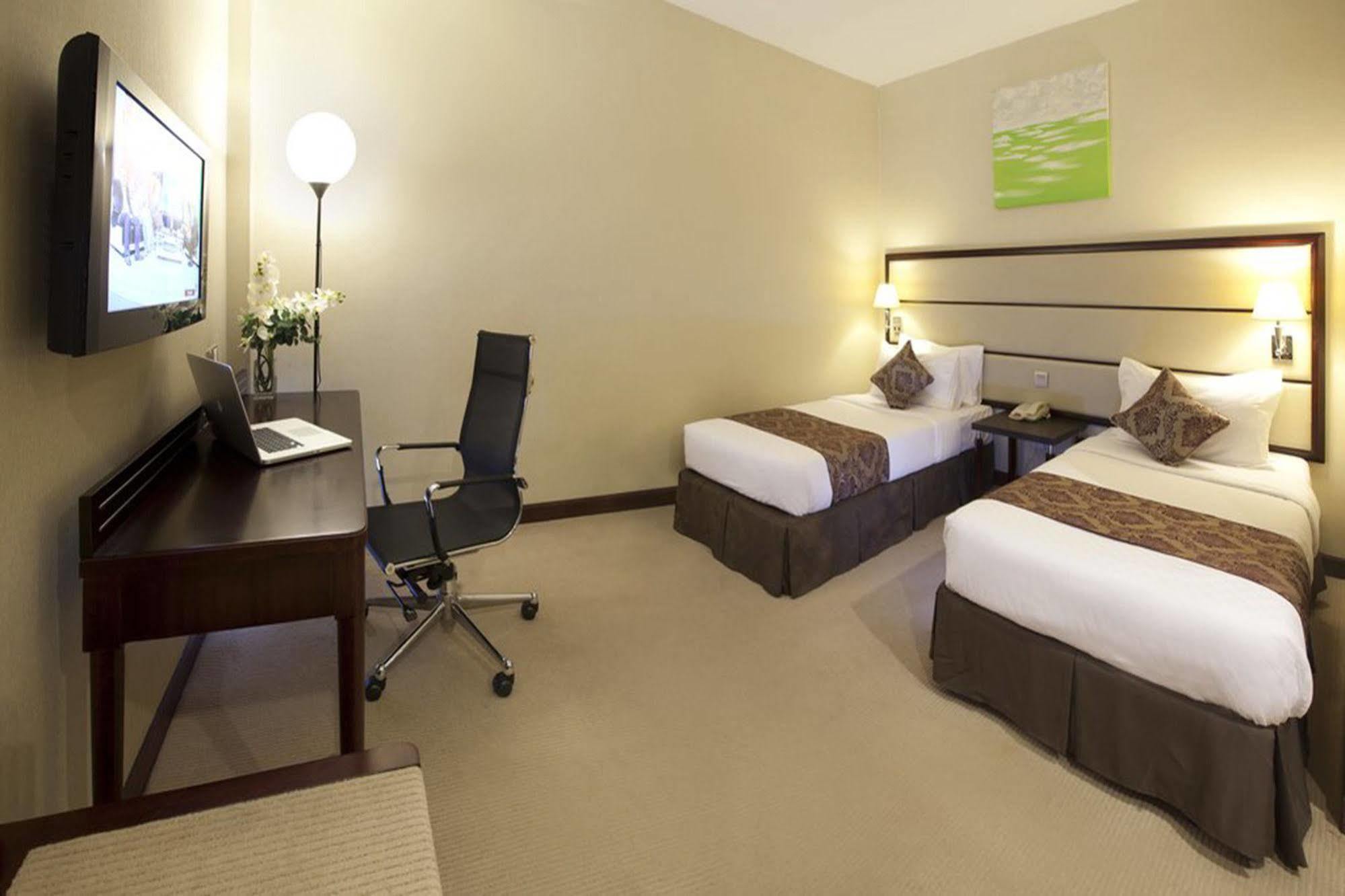 Silka Johor Bahru Hotel Kültér fotó