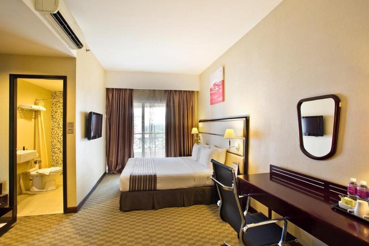 Silka Johor Bahru Hotel Kültér fotó